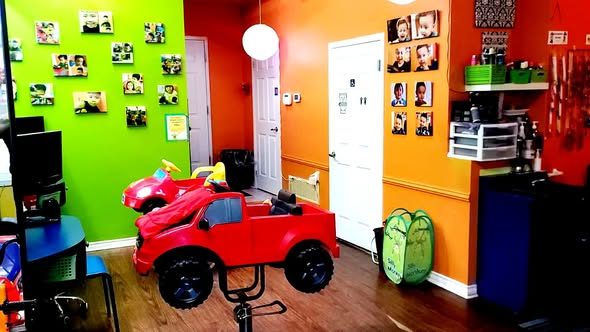 Kids’ salon styling stations